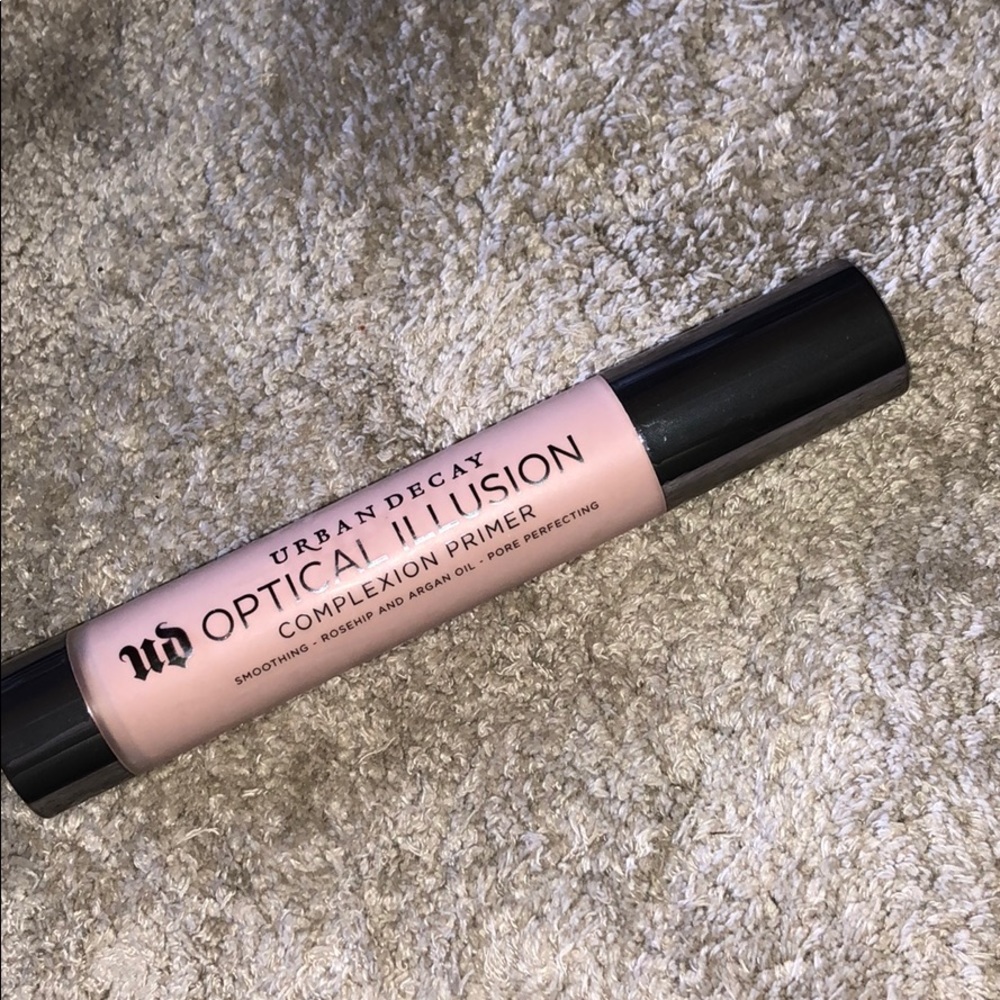 Urban decay optical illusion primer😍🤤